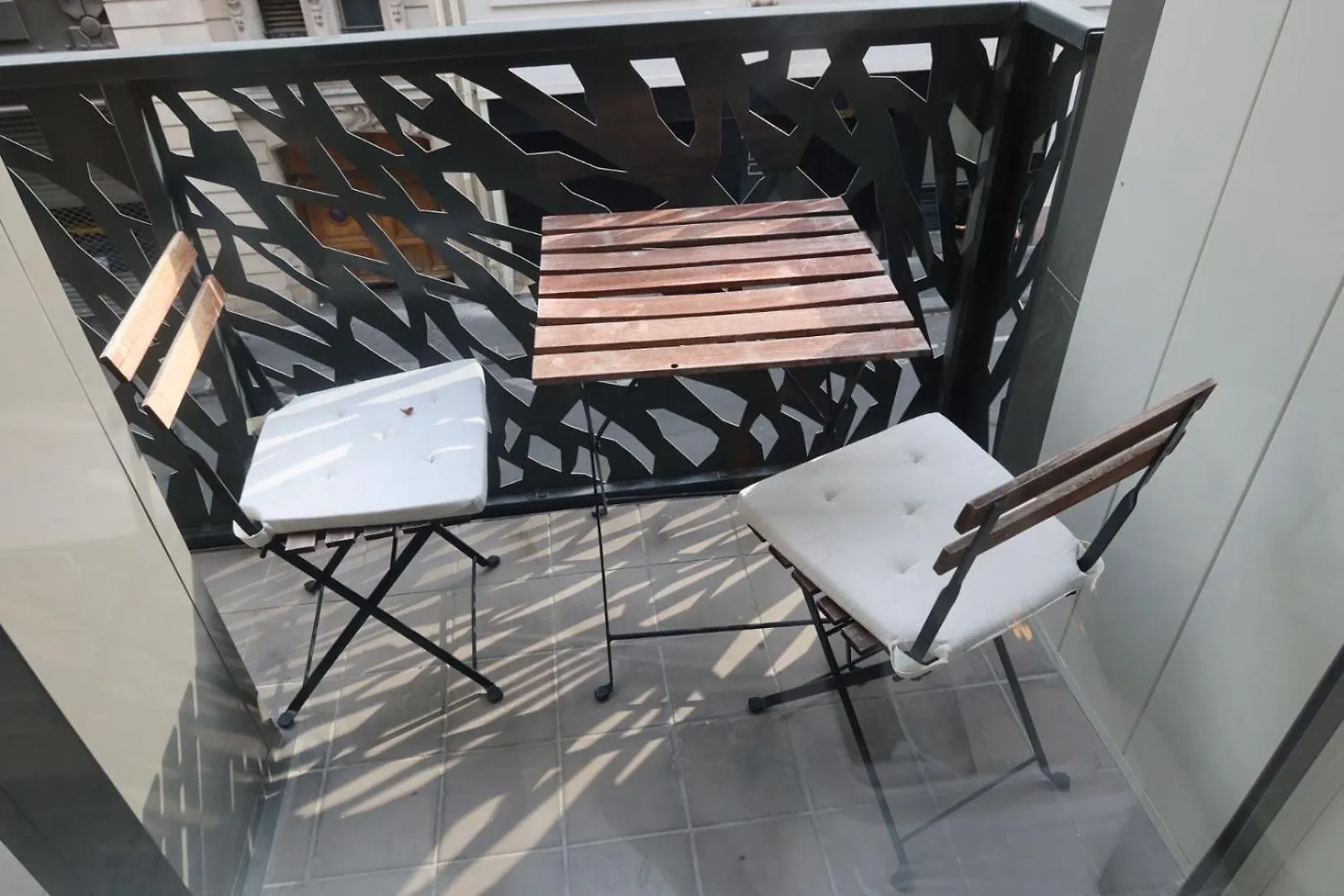 Paris Ponthieu Apartment